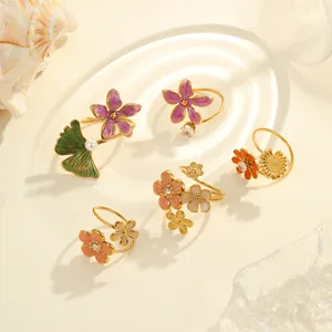 MW 18K Gold Plated Stainless Steel Drop Oil Enamel Flower Clover Rings Light Luxury Weddings Wholesale Stainless Steel Rings