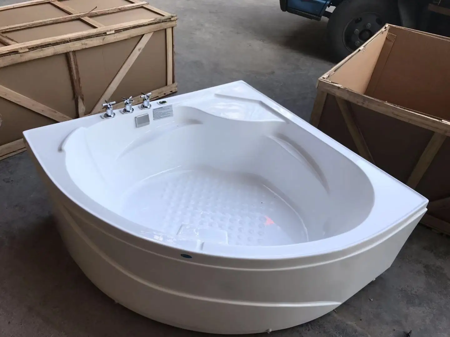 Mini Bathtub for Display Small Corner Bathtub 1300MM Malaysia Model Hot Tub