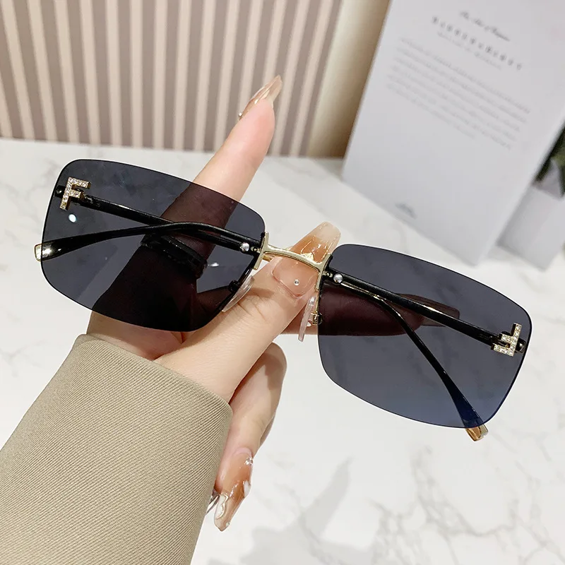 Rimless Square Gradient Sunglasses for Women & Men | 2024  display picture 3