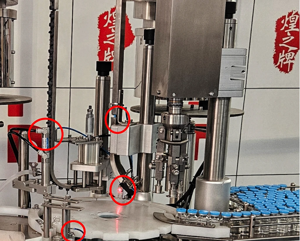 Clean Room Falling Operator Lab Clean Room Desktop Type Liquid Small Vial Filling Machine