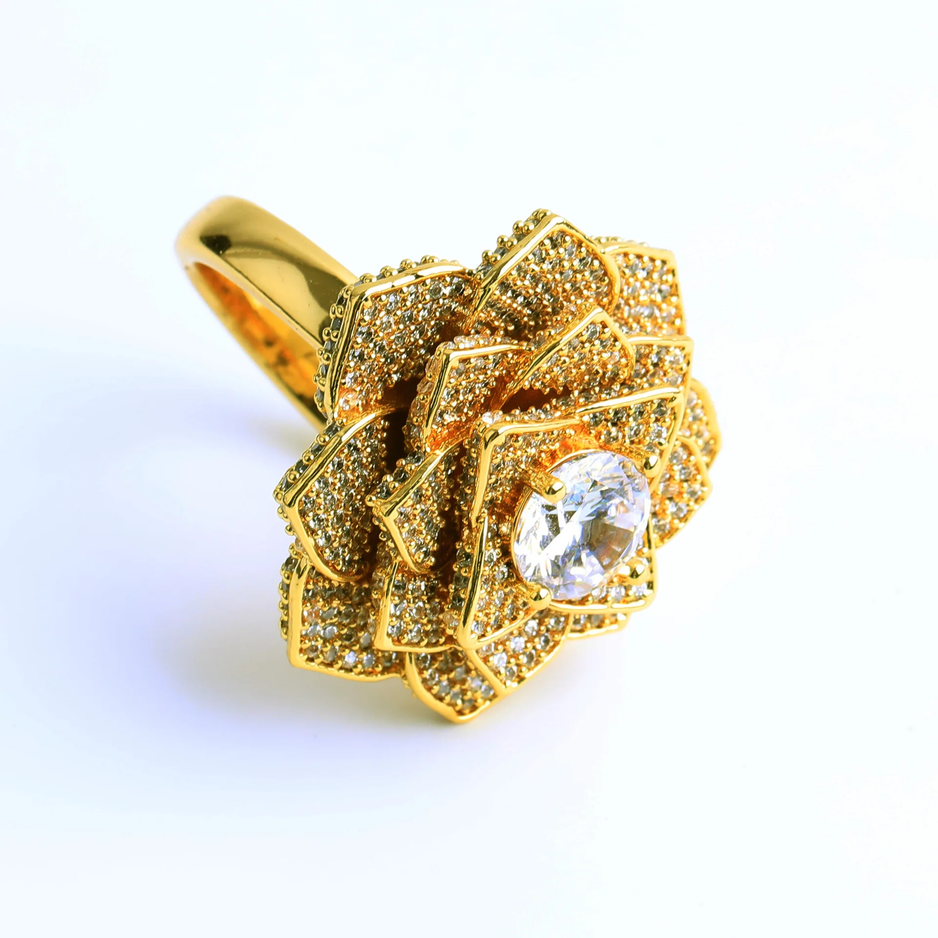 Rose Flower Ring With Cubic Moissanite And Gold Plating For Women_voghion.com