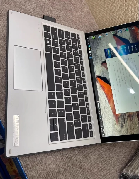H-P Elite X2 1013 G3 Laptop, with Intel Core I5-8250U, 8GB RAM and