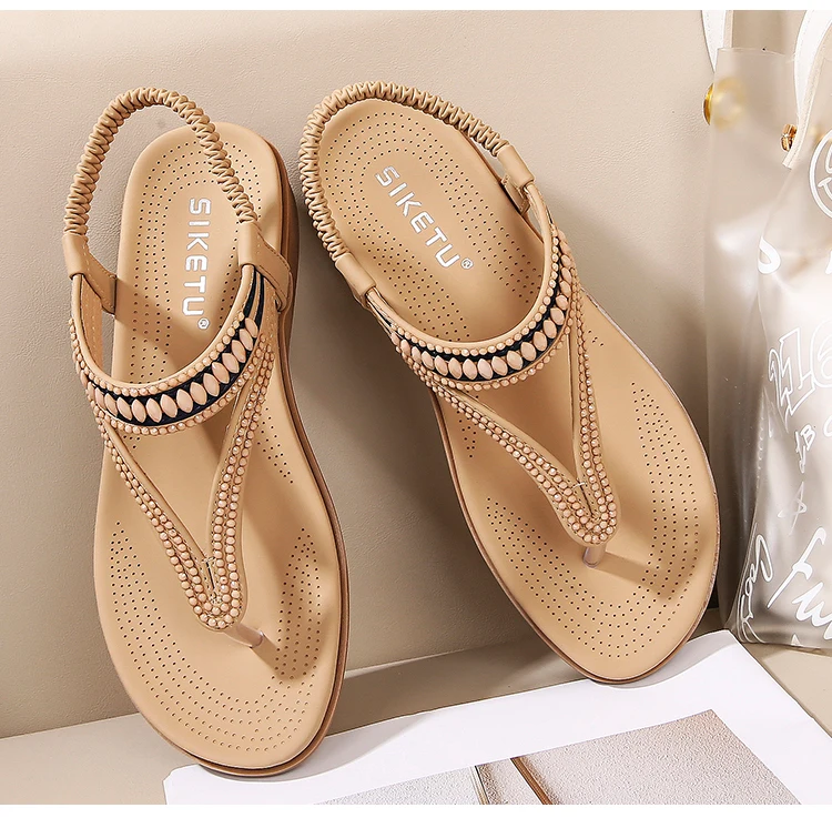 Elastisches Band Perlenclip flacher Boden Strand-Wegelsandalen weiche und dicke Sohlen Damenschuhe für draußen Sommermode