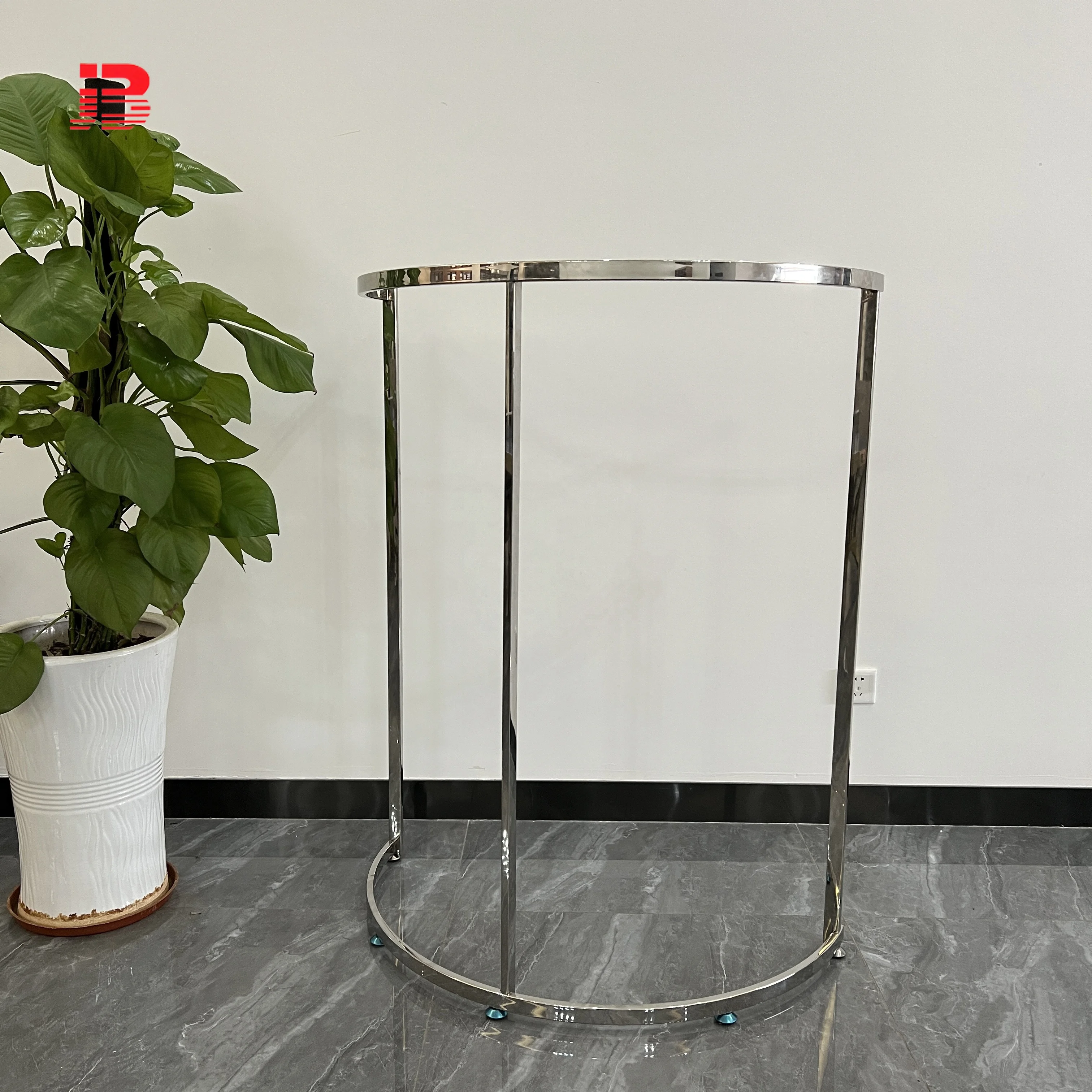 Semi-Circular Island Rack Hanger Stainless Steel Clothing Display Rack factory