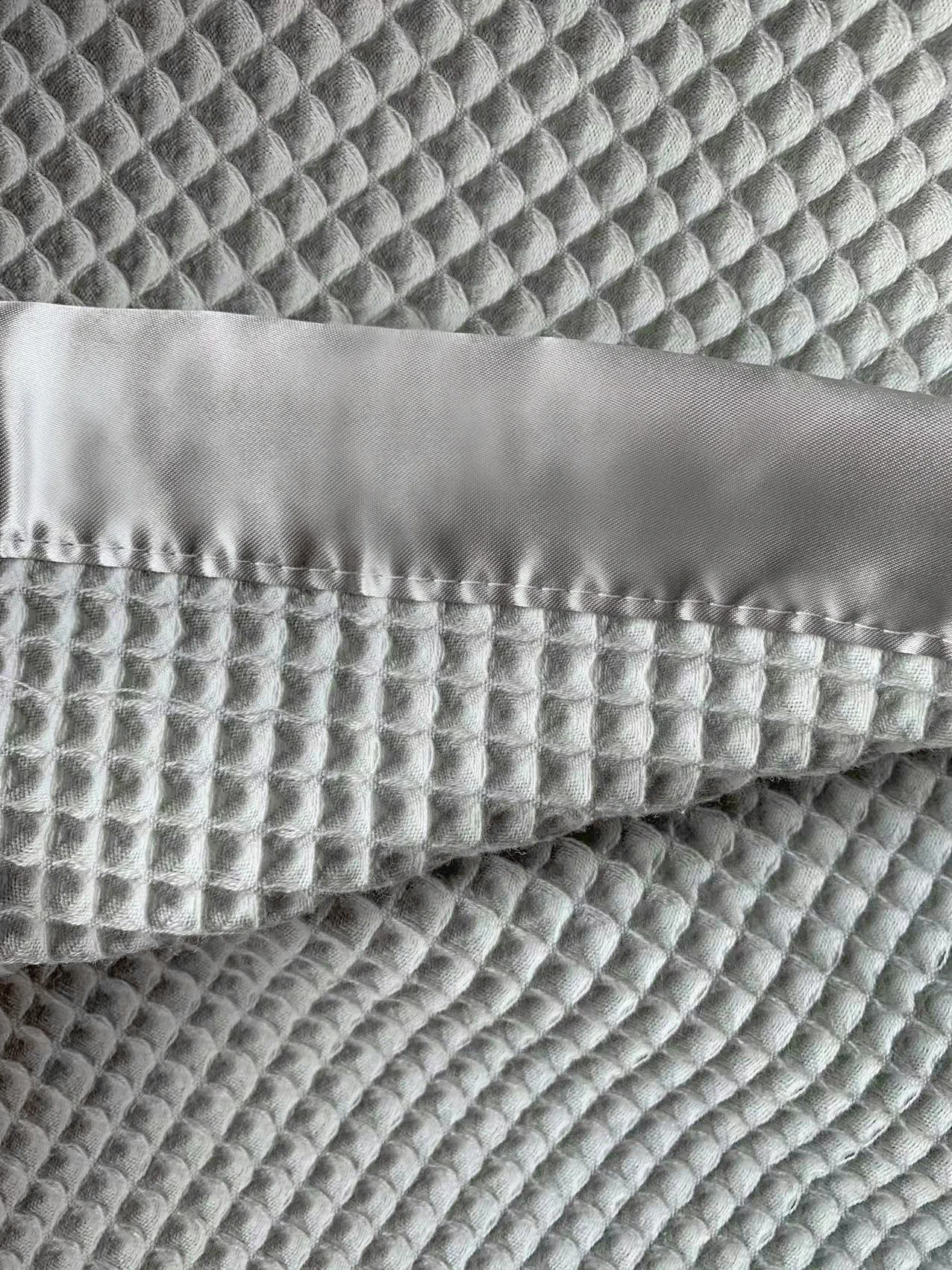 Wholesale Solid Color Thermal Waffle Weave Baby Blanket With Satin