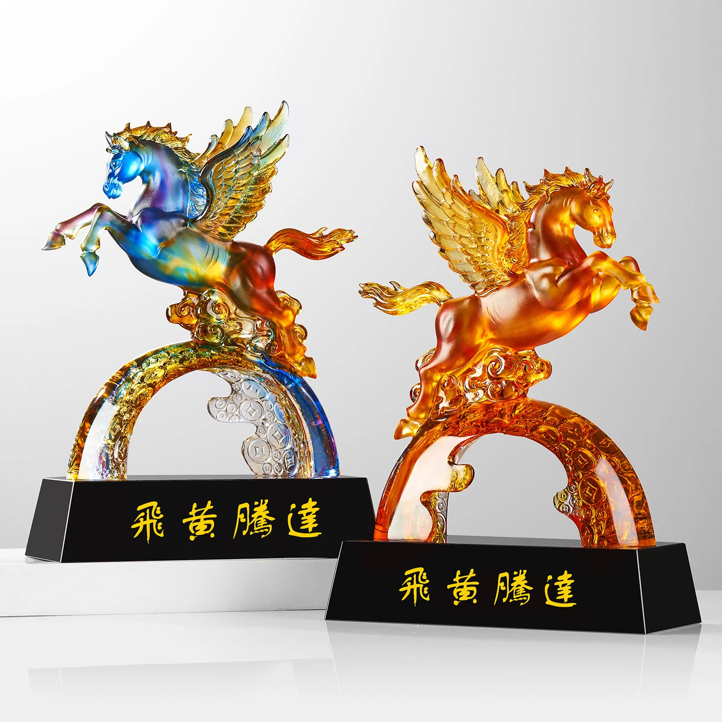 Uudet tuotteet korkealaatuiset ja hienostuneet koriste-esineet muodikkaat lahjat kide- ja lasitrofeet