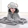 couverture d'emmaillotage petit éléphant gris