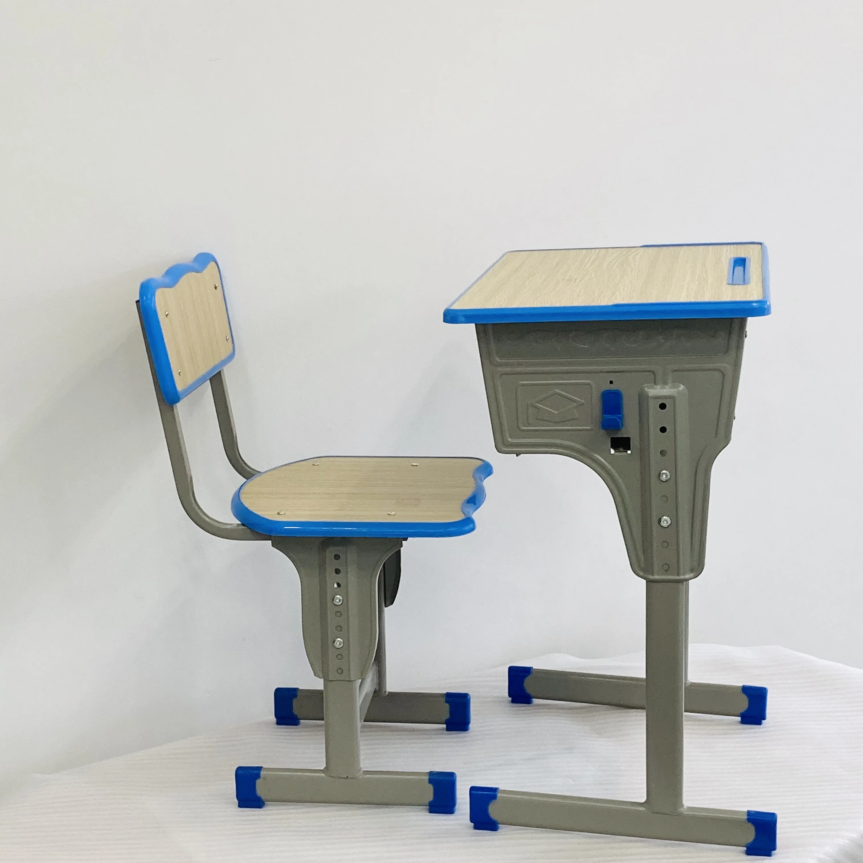 High School Furniture Student Table Classroom Chairs And Large School