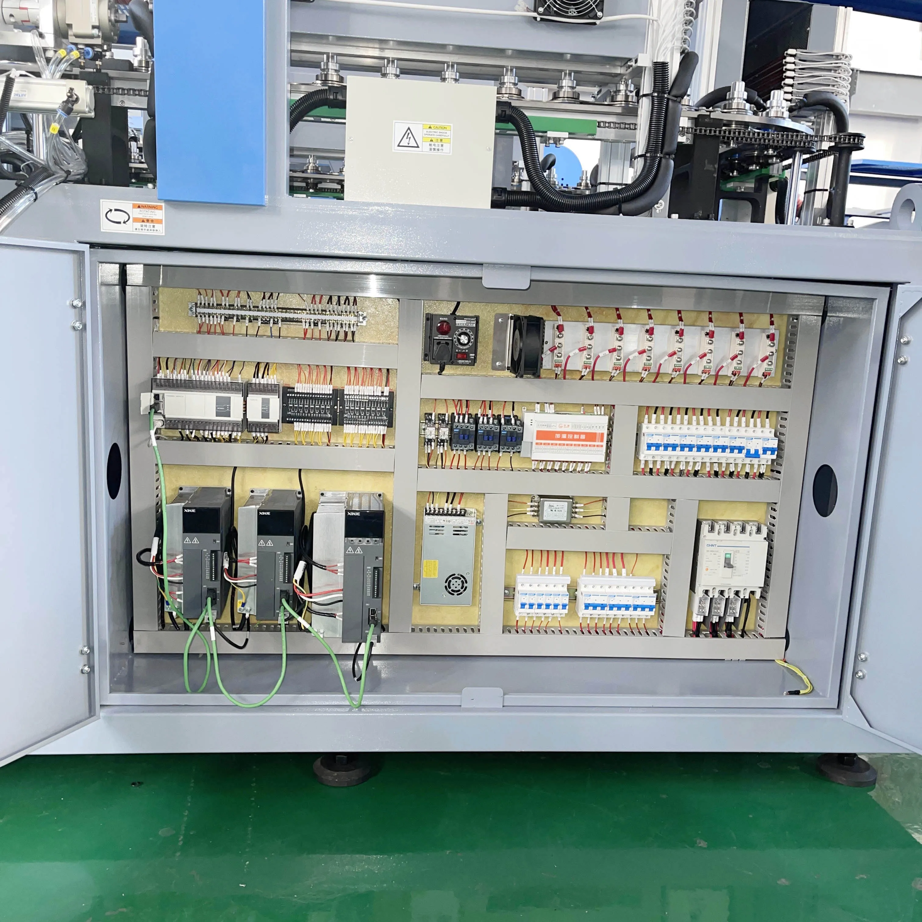 China Factory 2L Servo Automatic 4 Cavity Blowing Machine for Bottles