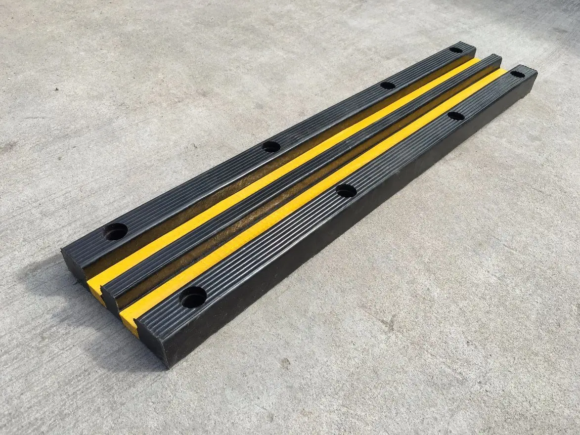 Factory Price 100% Recycled Solid Rubber Black Reflective Wall Bumper Guard Parking Garage Protector Roadway Product details