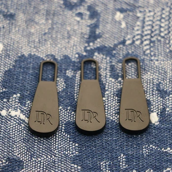 High quality custom design brand LOGO Environmental protection electroplating metal engraving logo zipper pull