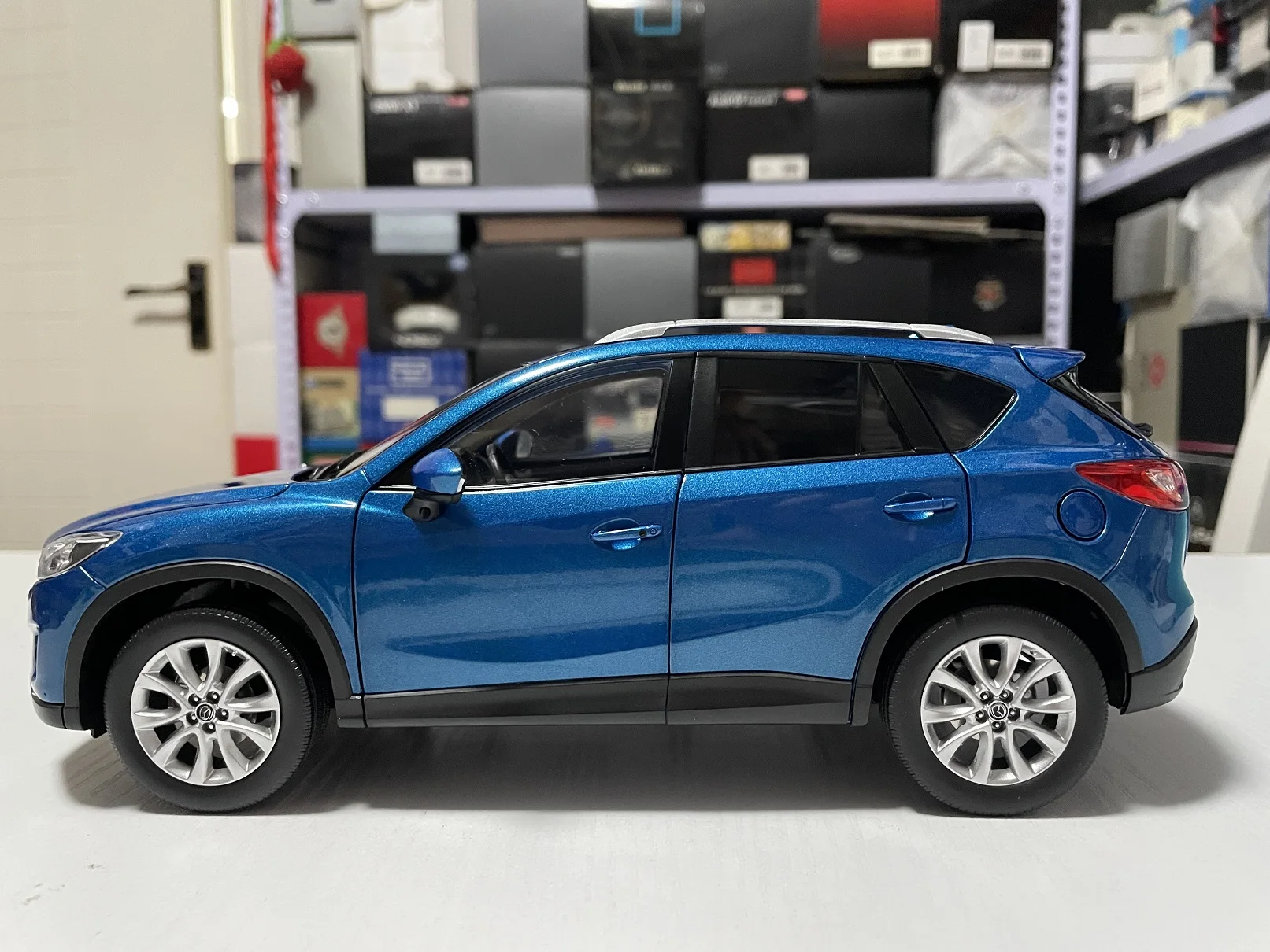 1:18マツダCX5 CX-5 SUV合金車モデルオールドブルーオリジナル