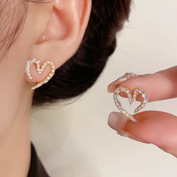 Niche Fashion Design Micro-Paved Zircon Heart Earrings Exquisite Versatile Small S925 Silver Needle Gold Brass Wholesale