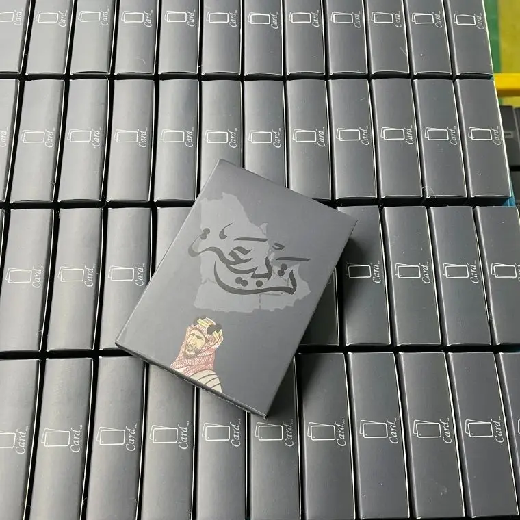 Сыпучие прочные игральные карты из Саудовской Аравии, пластиковые высококачественные игральные карты с индивидуальным логотипом, покерные карты толщиной 0,32 мм