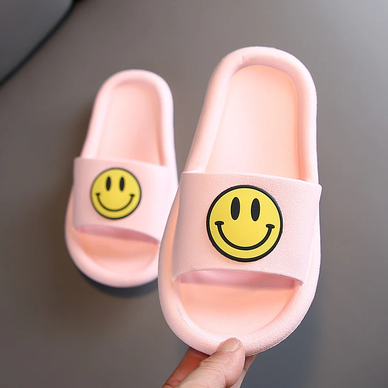 Hot selling kids girls shoes 2021 pink yeezy slides camping slipper Best Quality with price