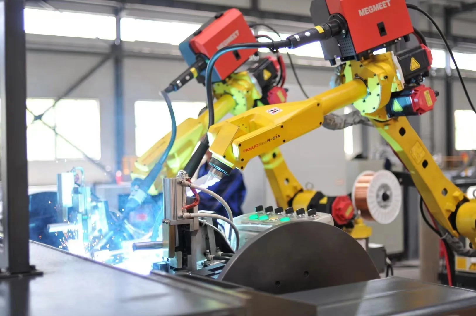 6 Axis Automatic MIG Welding Robot Welder Collaborative Robot for Steel ...