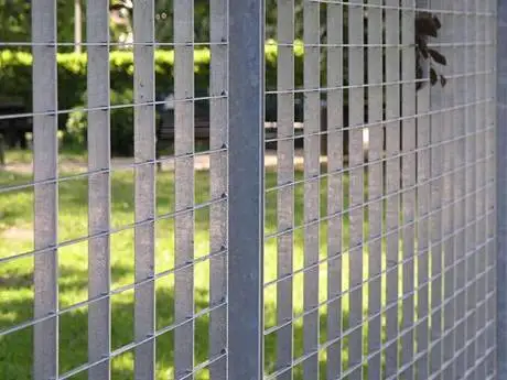 Cheap Flat Vertical Iron Bar Grating Security Fence