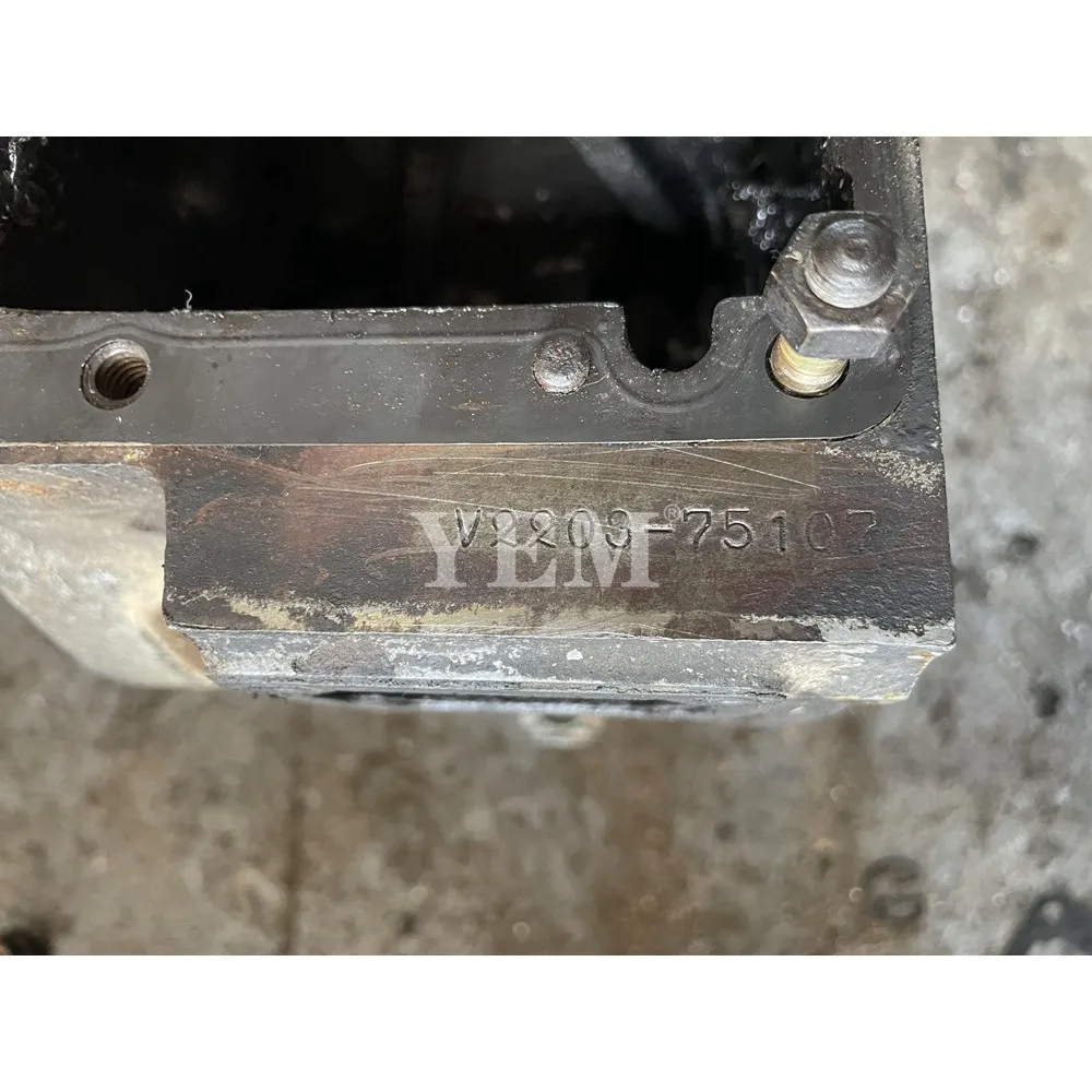For Kubota V2203 Cylinder Block Used Engine Spare Parts 4