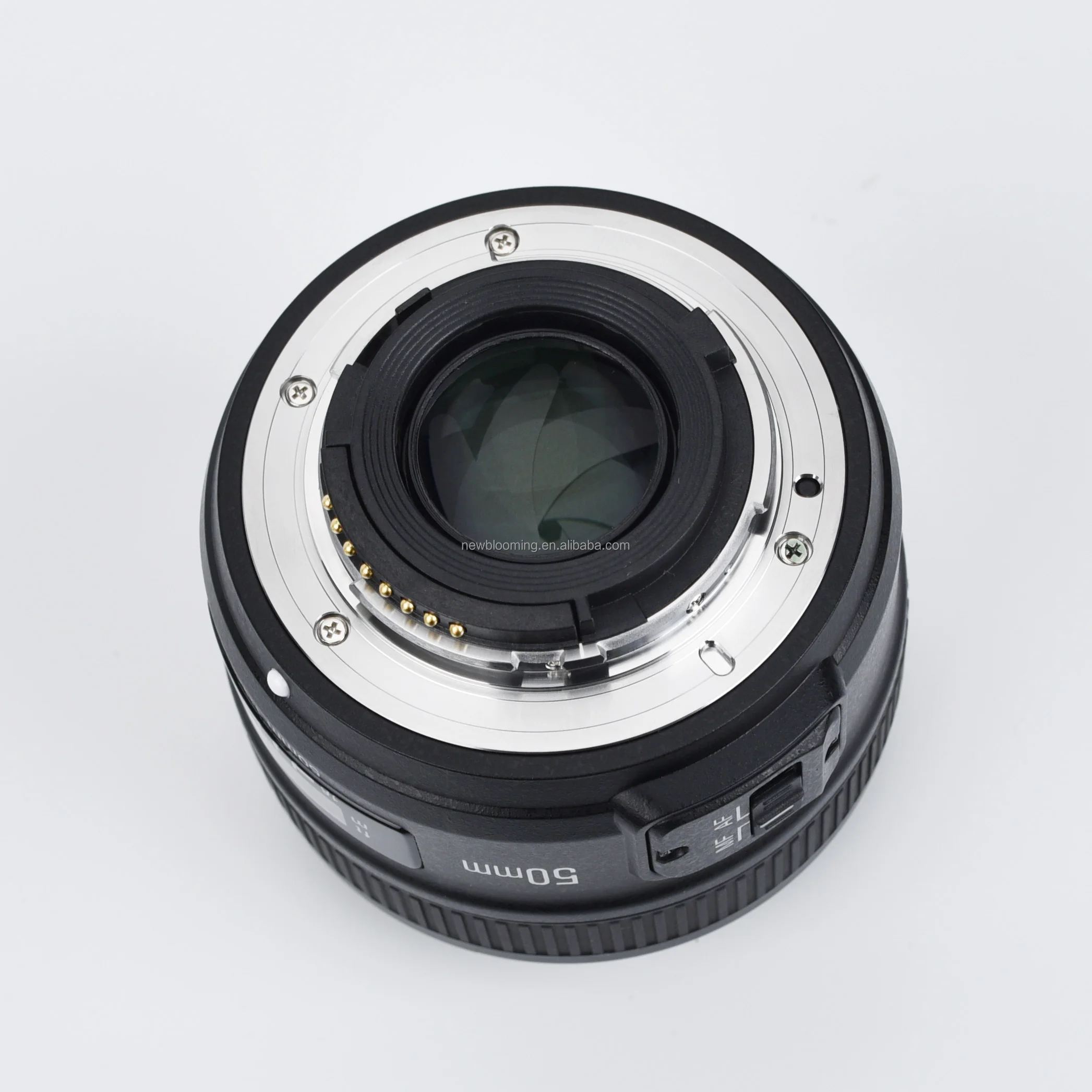 YONGNUO YN50MM F1.8N Large Aperture AF MF Camera Lens for Nikon D800 D300 D700 D3200 D3300 D5100 D5200 D5300 DSLR Camera