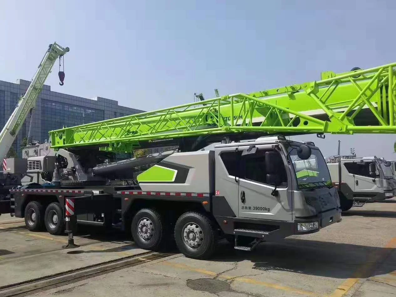 35Ton High Quality Zoomlion Small Truck Crane ZTC350H552 factory