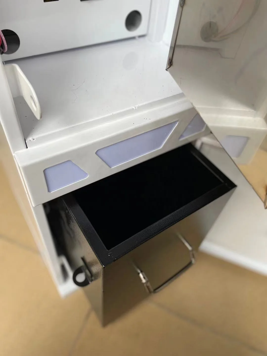 Аппарат для монет с купюроприемником для стиральной машины, массажное кресло, торговый автомат