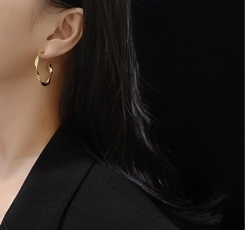 Jietao 18K Gold Plated Twisted Hoop Earrings Medium Flat Wire Statement for Women Tarnish-Free Stainless Steel for Wedding Gift