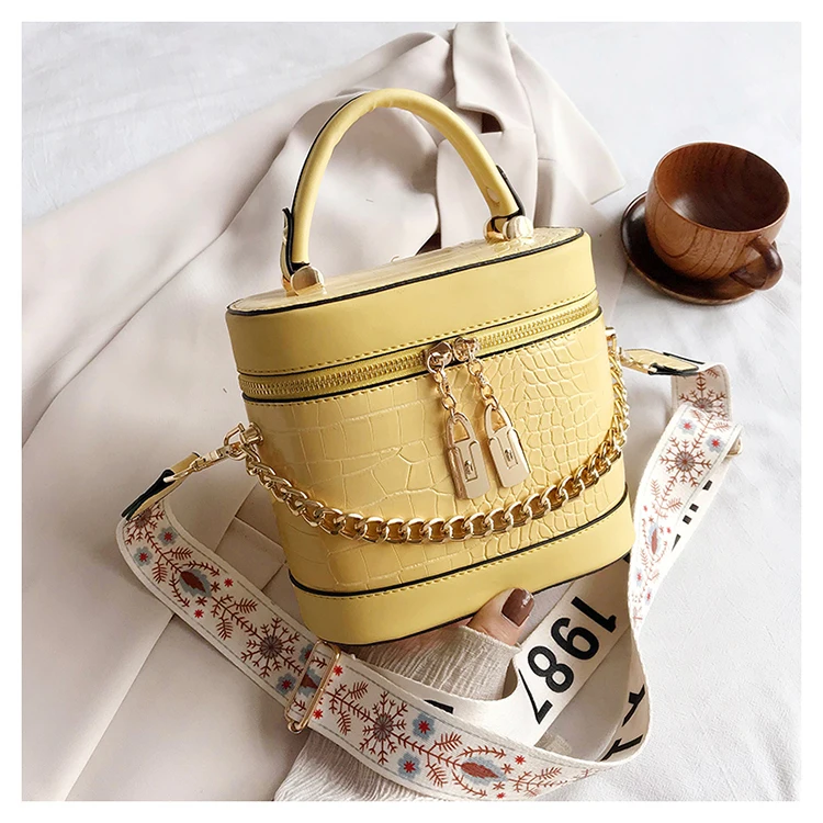 Luxury Minimalist Designer Leather Shoulder Handbag Customized Ladies Messenger Bag
