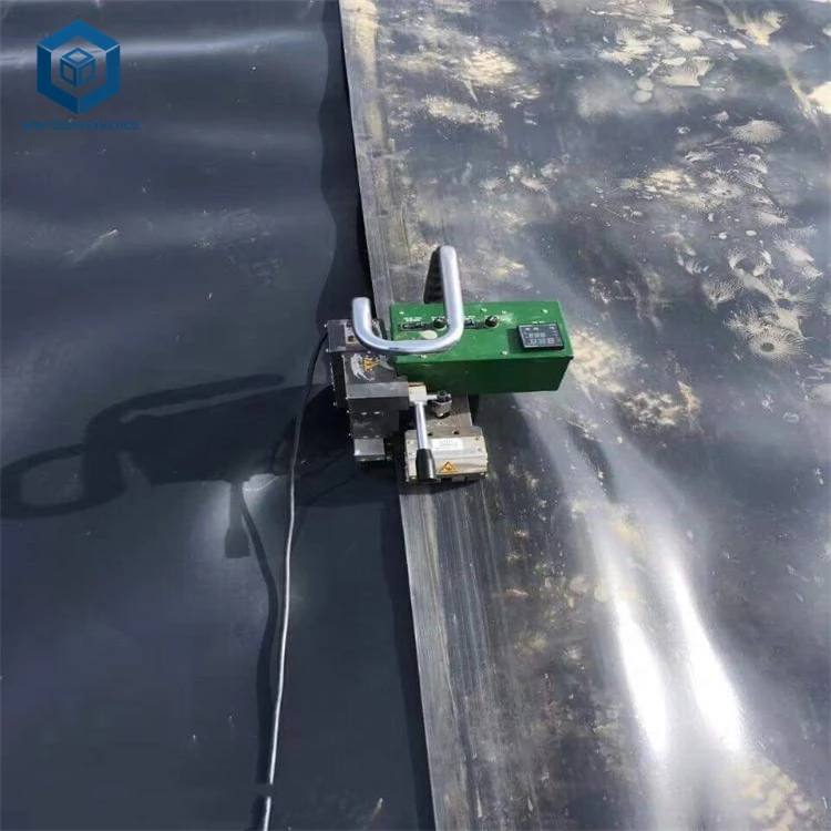 Overlap Hot Sale Wedge Automatic Geomembrane Welding Machine for Application Liners in Oman