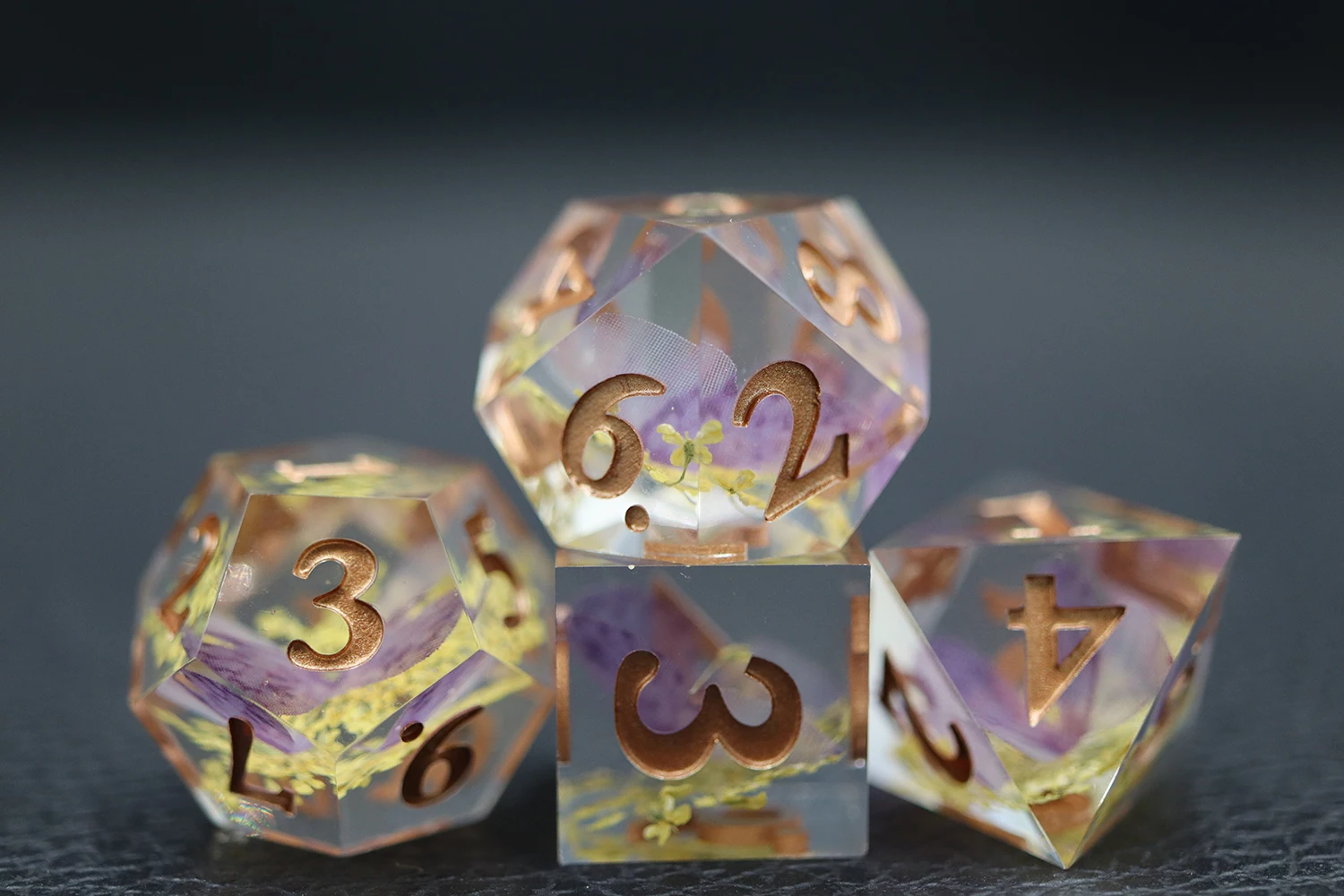 Hot Selling Custom D20 Dnd Dice Set 7pcs Transparent Liquid Core with Logo Resin Material Yellow Flower Design details