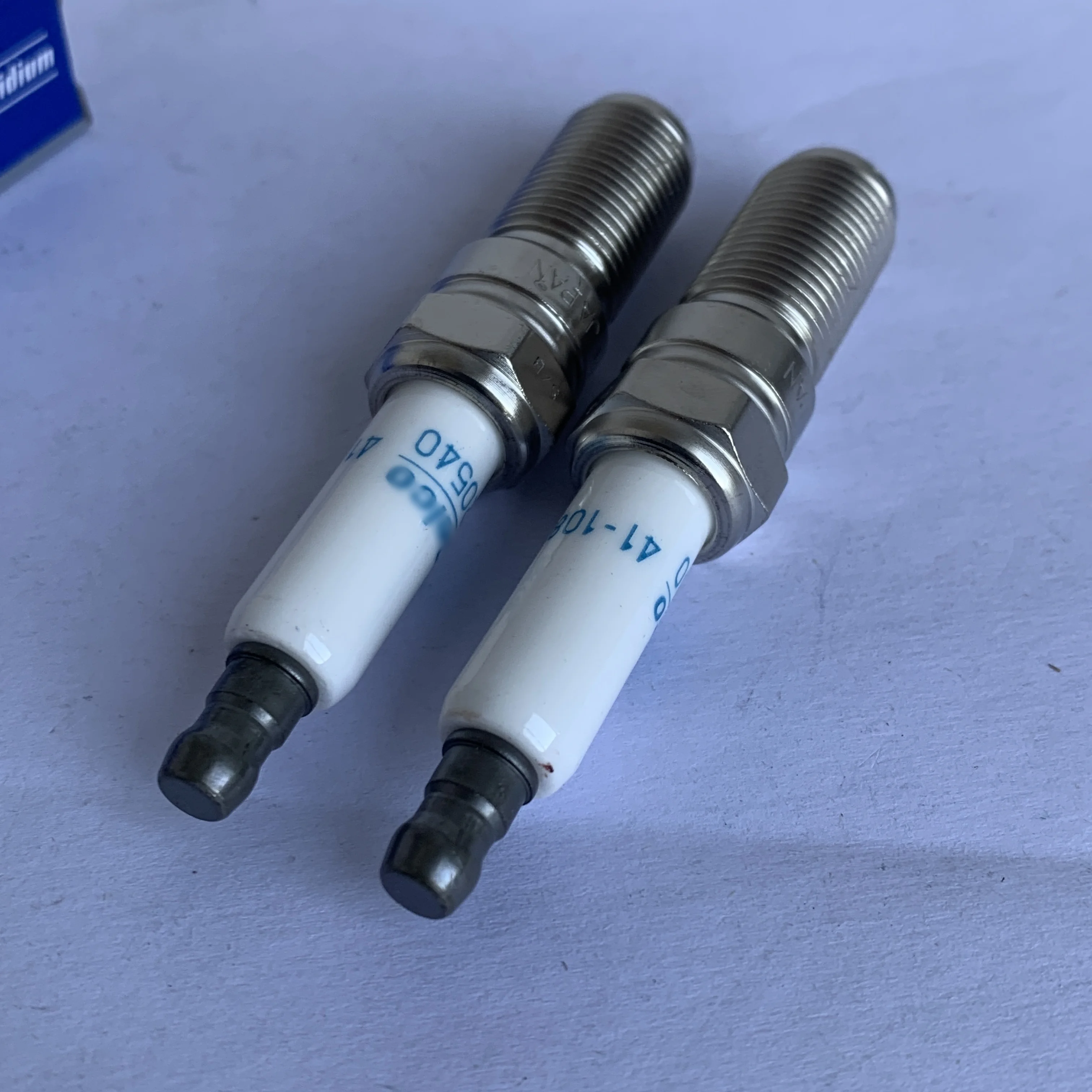 Orginal Genuine Professional ignition system Platinum iridium Spark Plugs Set OEM 12620540 for Buick Chevy GMC