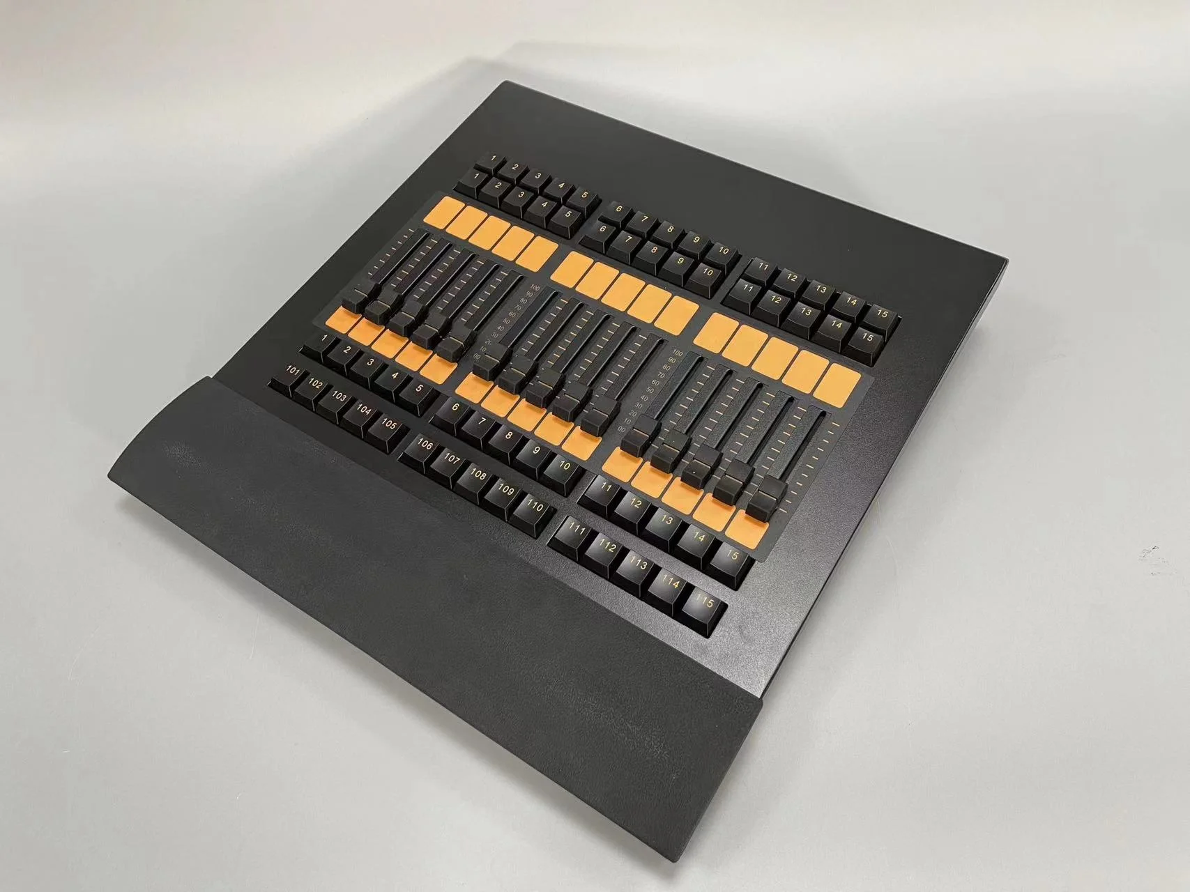 ステージDJディスコ インテリジェントDMX grandMA2 PCコンソール Fader