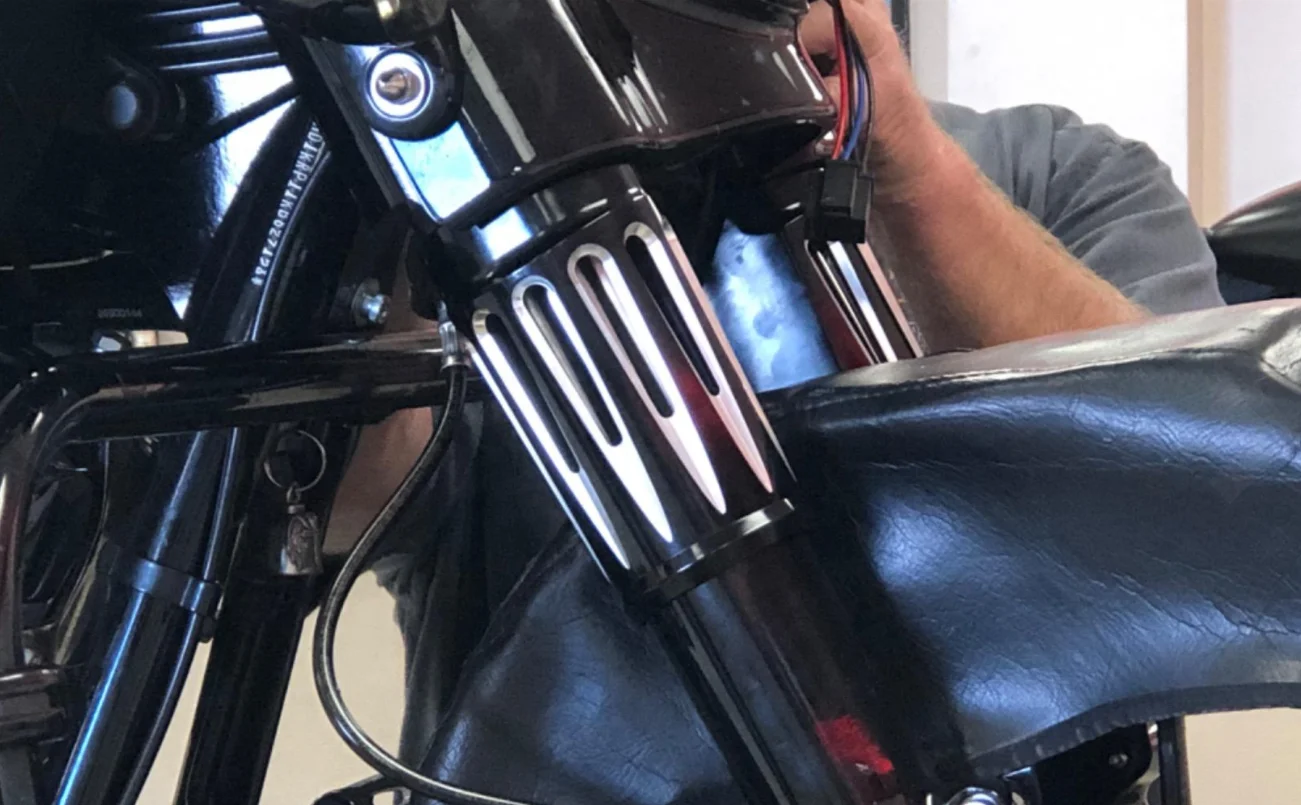 Компьютерная программа goldfire заготовки вилы загрузки слайдер крышка костюм для H-D FLT FLHR FLHX FLHT корова колокольчиками TOURING Street Glide 86-19