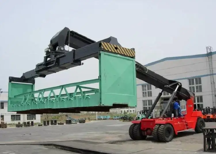 Dalian 45 Ton Port Reach Stacker CRS450Z5 45 Ton Forklift Hydraulic Container Reach Stacker with Fast Delivery