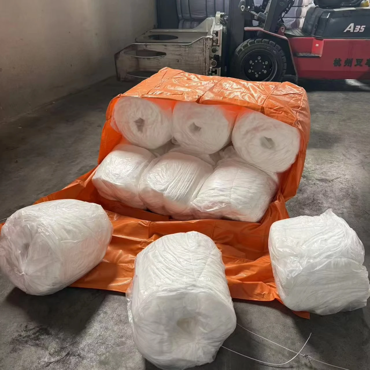 Nylon 66 Tops de poliamida 2.7dtex 3.3dtex Semi-Semi-Semi-Dimitaciones 88/98 mm Bolas huecas con baches Material de giro de lana vírgenes blancas crudas