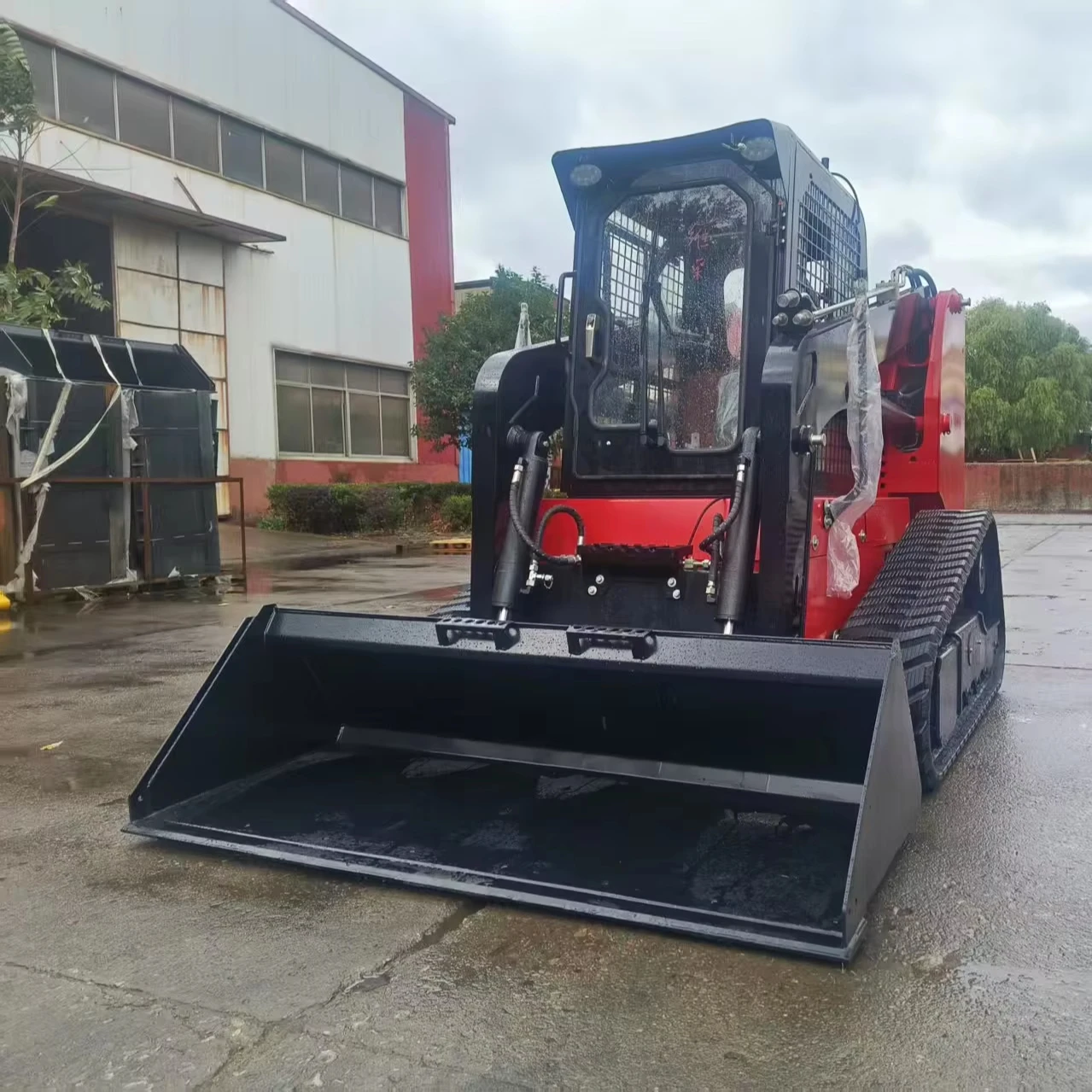 Toprak Oyun Makineleri HTS120 Oturarak Kullanılan Tip Skid Yükleyici Steer 120hp Mini Ön Yükleyici Tekerlekli MIni Skid Yükleyici Üreticisi