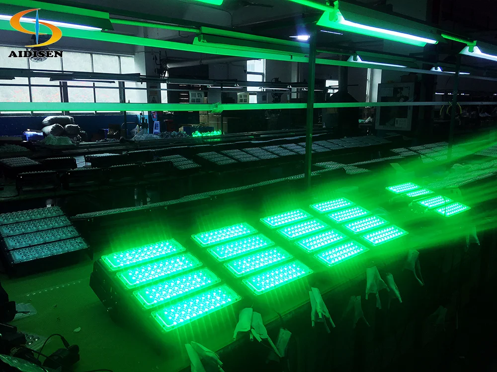 Shenzhen Factory's DMX512 LED Floodlight Mobile Controlled with 144W Power for Stadiums Aluminum Body IP66 & IP65 Rated