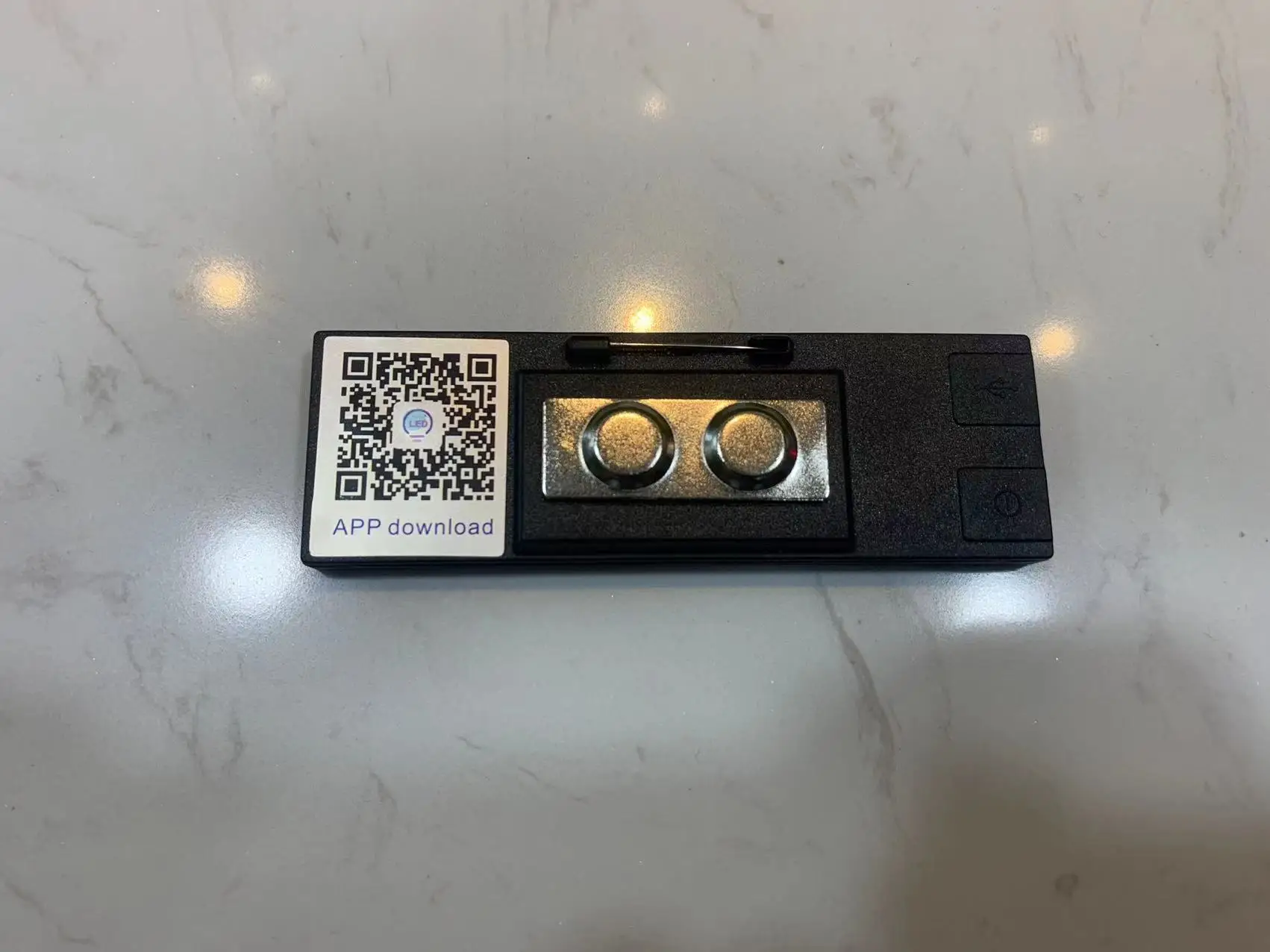 Перезаряжаемый программируемый маленький светодиодный экран электронный именной