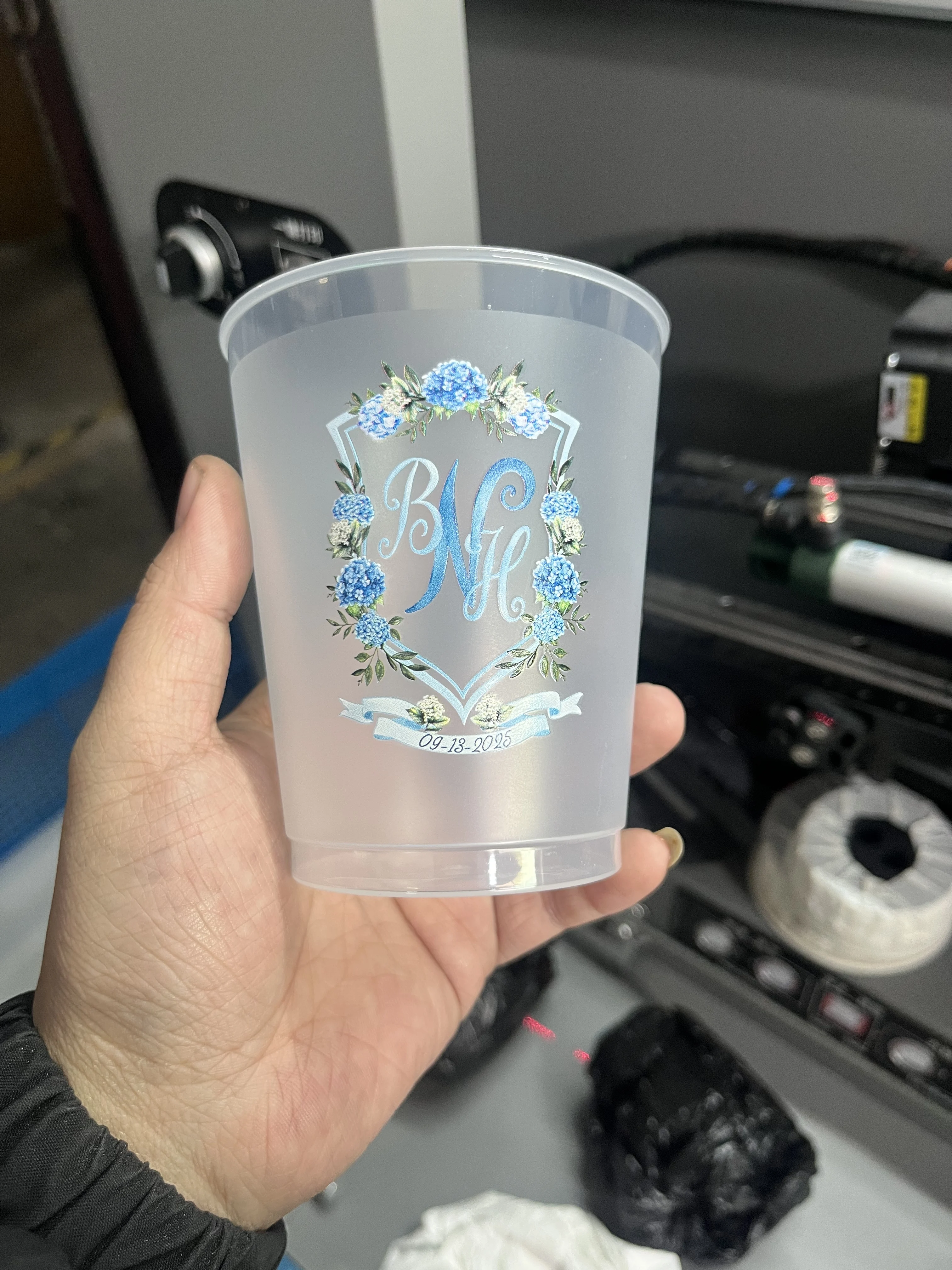 Custom Logo 12oz/16oz Personalized Frosted Plastic Cups for Wedding Guests