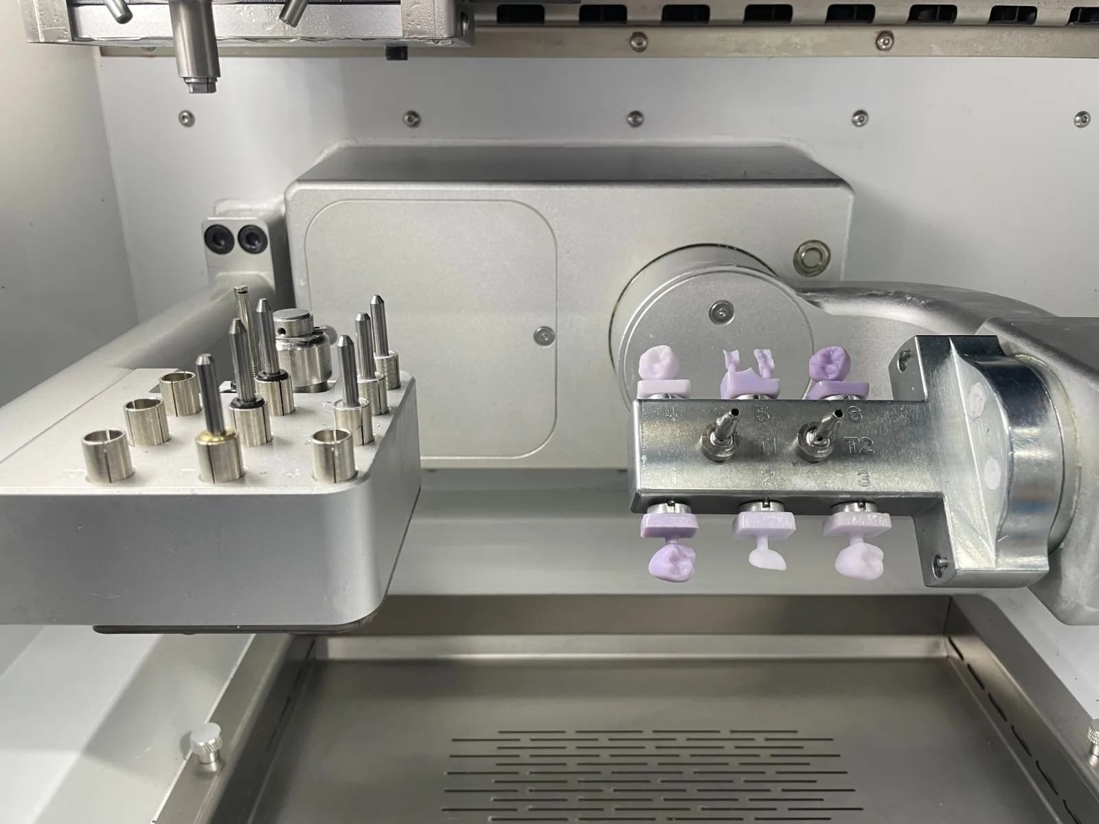 YRC-6X 5-Axis Dental Wet Milling Machine High Precision Veneer Full Crown