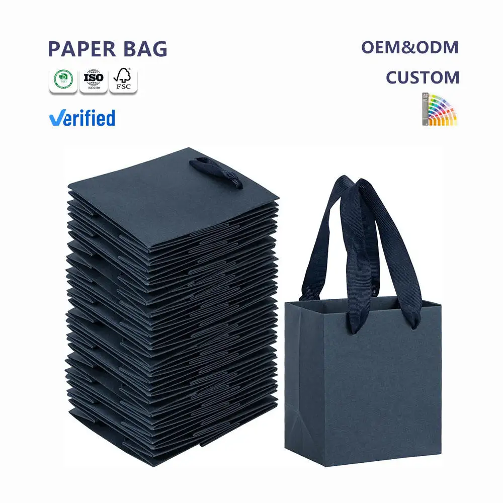 Festive Eco-Friendly Fashion Christmas Paper Bags with Joyful Details for Gift Packaging and Holiday Decorations