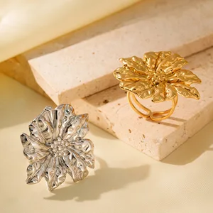 MW Retro 18K Gold Plated Stainless Steel Exaggerated Flowers Ring Waterproof Engagement/Party/Gift Jewelry for Women