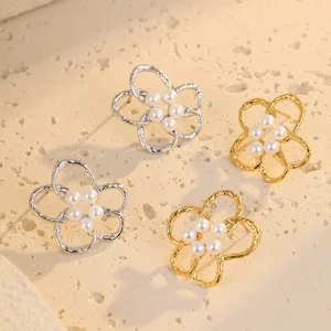 MW Luxury 18K Gold Plated Stainless Steel Stud Earrings Elegant Hollow Flower Pearl Geometric Design Lightweight Fashion Earring