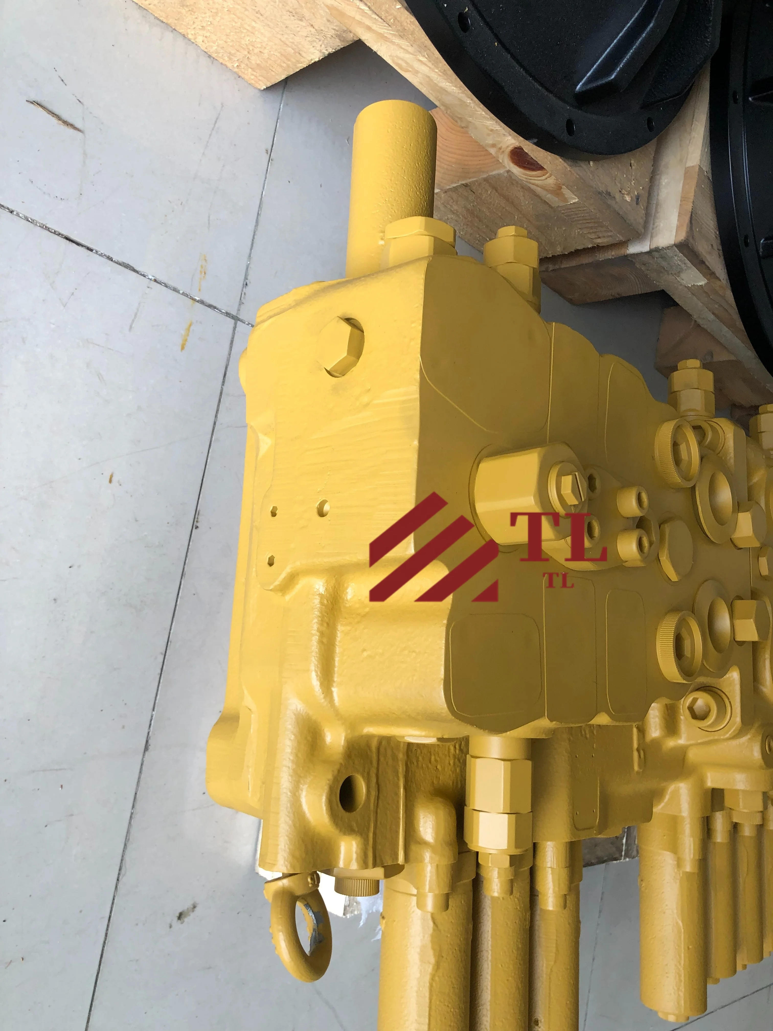 Hydraulic Control Valve Assembly for CAT E240B EL240B E200B