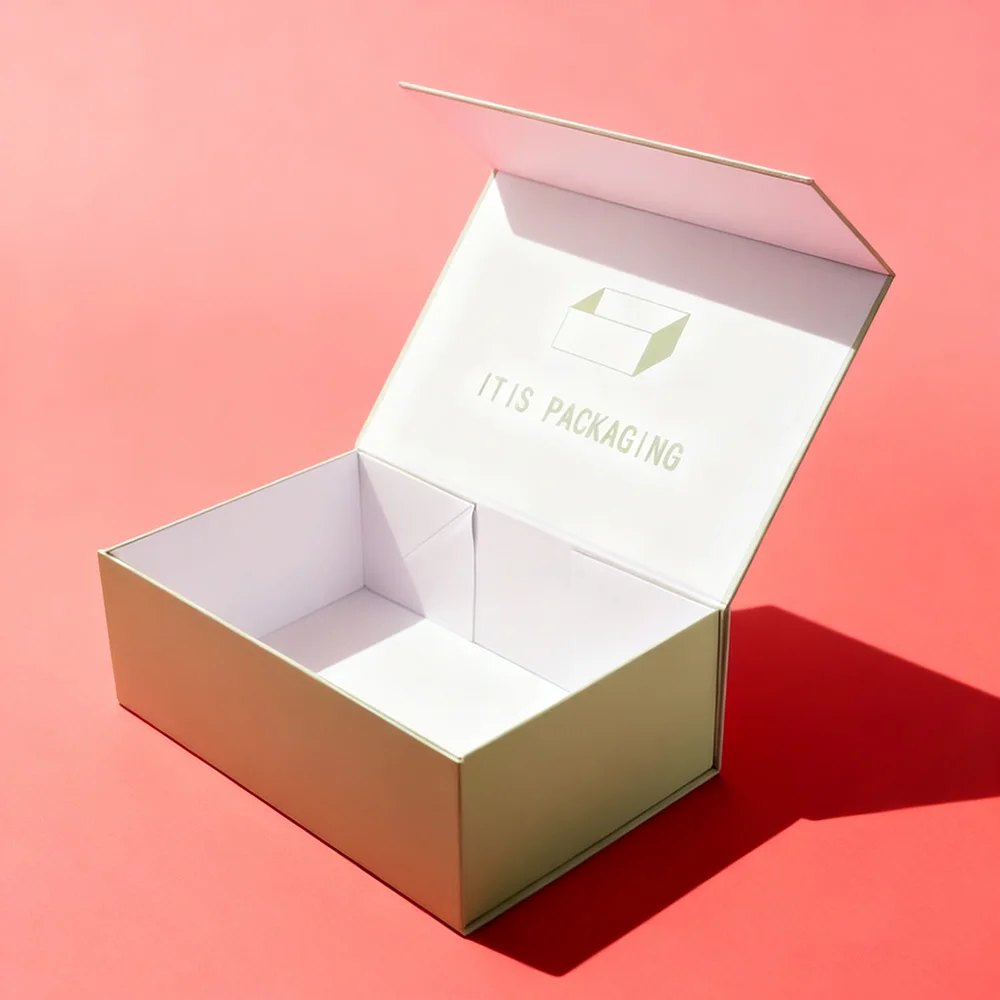 Luxus-Kamera-Verpackungskarton | Benutzerdefinierter Koffer aus recycelter Graupappe | Großes magnetisches Faltkonzept mit geprägter Oberfläche und Schaumstoffschutz