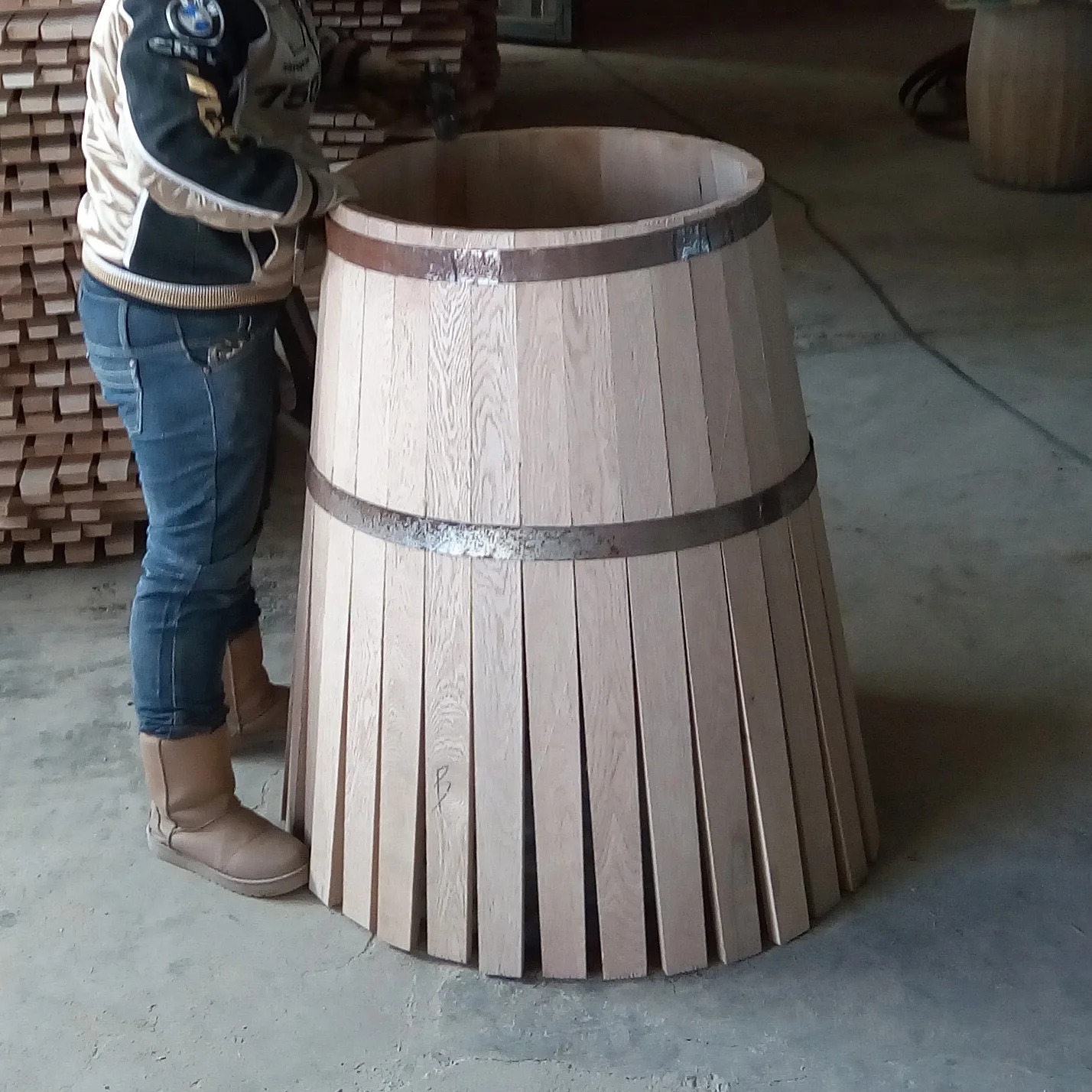 10L Oak Aging Barrel with Stand Bung and Tap Without Liner Wooden Whiskey Wine Barrel Wood for Brewer Distiller Wine Maker