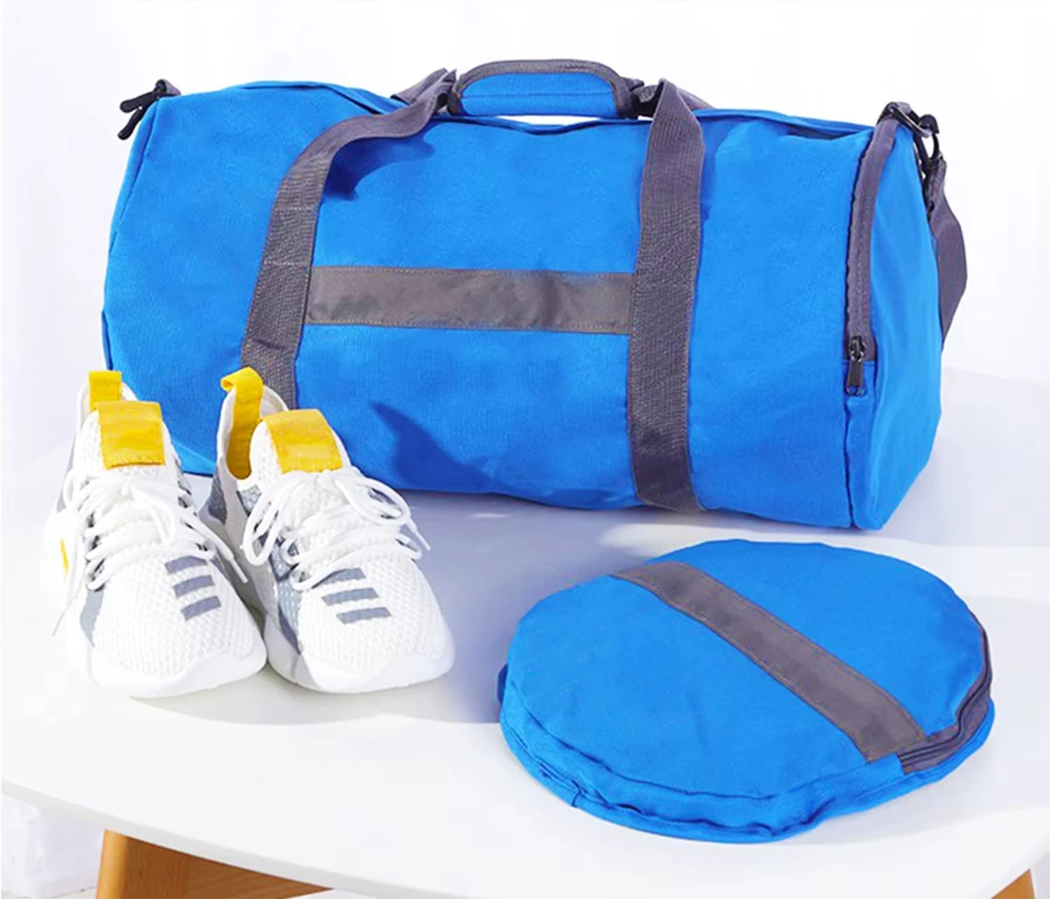 Customized Logo Large Capacity Sports Gym Travel Bag Outdoor Waterproof Storage Clothes Duffle Bag