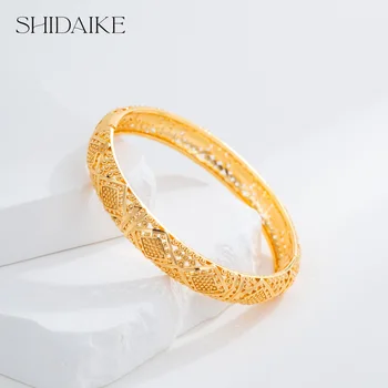 Elegant Open Design 18K Gold Plated Zircon Brass Fashion Charm Bracelet Custom Option Available for Ladies Wholesale