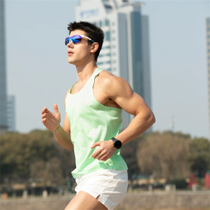 Seamless Mesh Breathable Man Big Hole Quick Dry 100% Polyester 100 GSM Marathon Running Sleeveless T-Shirt for Men