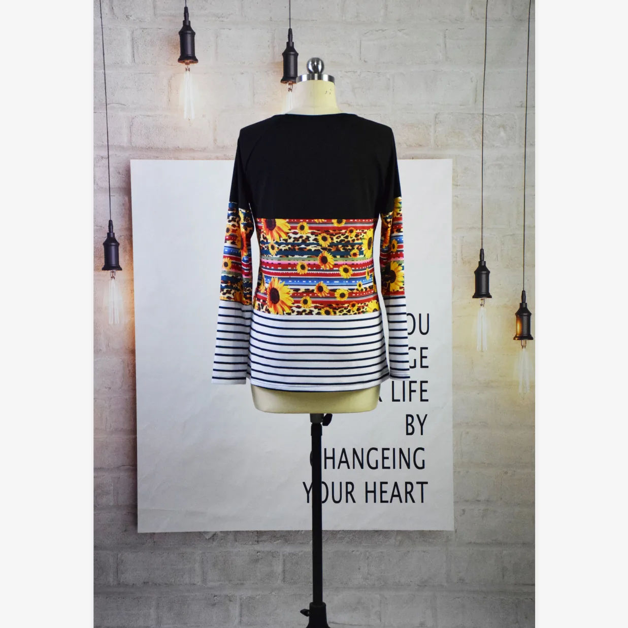 
 MM-090 Новая мода в черной и белой расцветке, в наличии; Платье в полоску и желтого цвета с принтом «Подсолнух», футболки с длинным рукавом Bobo choses для «mommy and me», снижение цен, модная одежда  