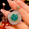 Colgante Para verde con cadena de eslabones.